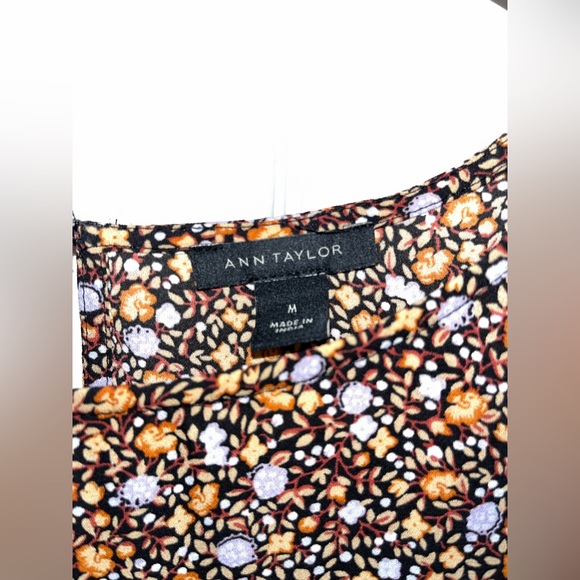 Ann Taylor blouse medium - Picture 2 of 3